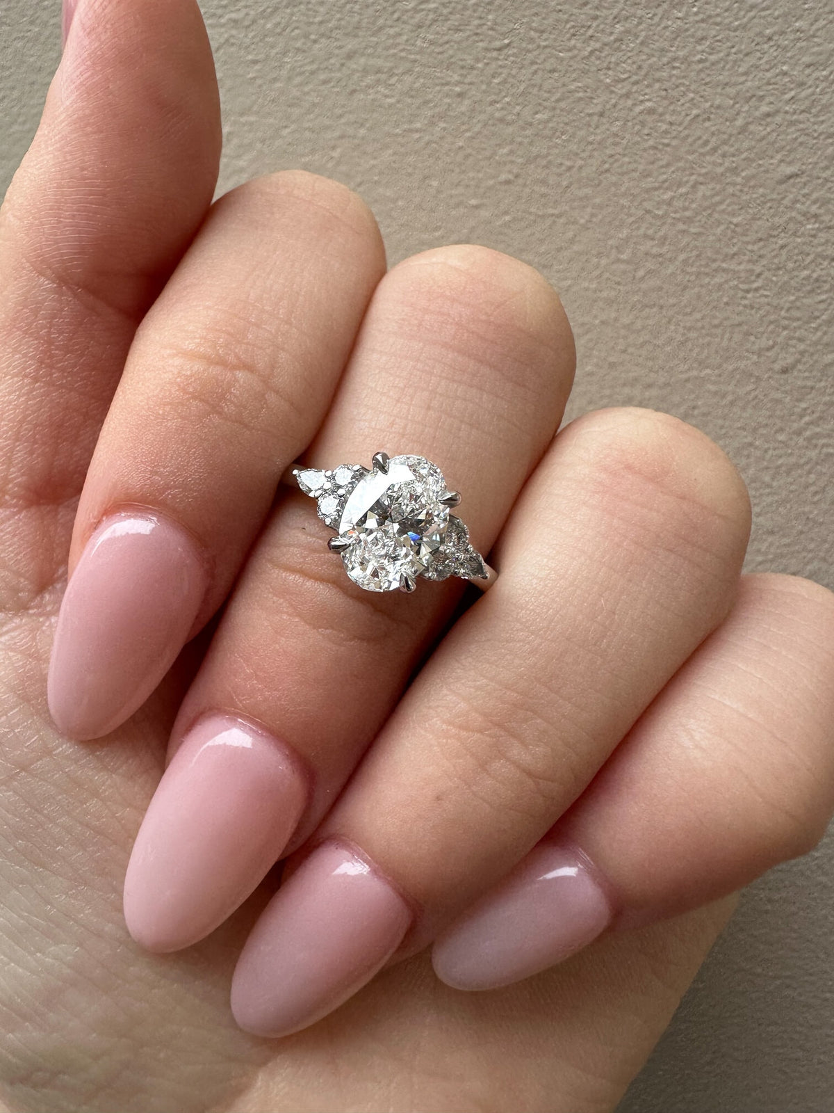1.50 Oval Vesta Cluster